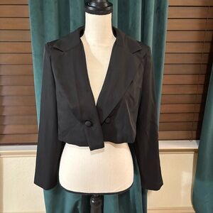 SHEIN Black Cropped Blazer